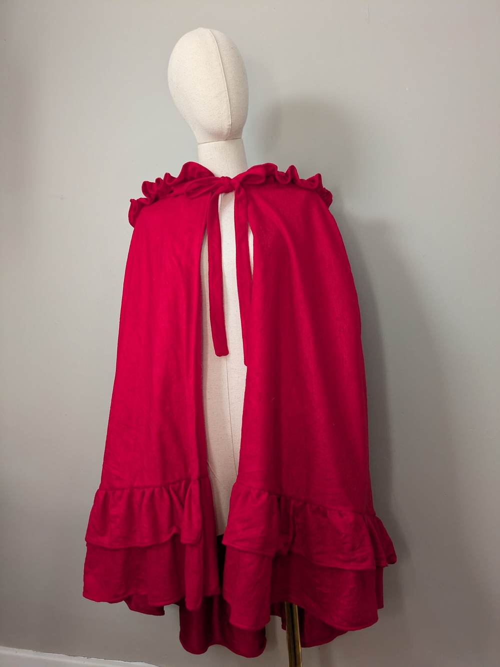 Red Riding Hood cloak - Picture 3 of 7